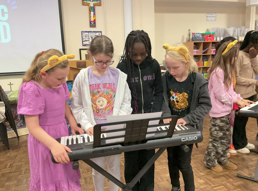 Year 5 had a Keyboard Workshop today.